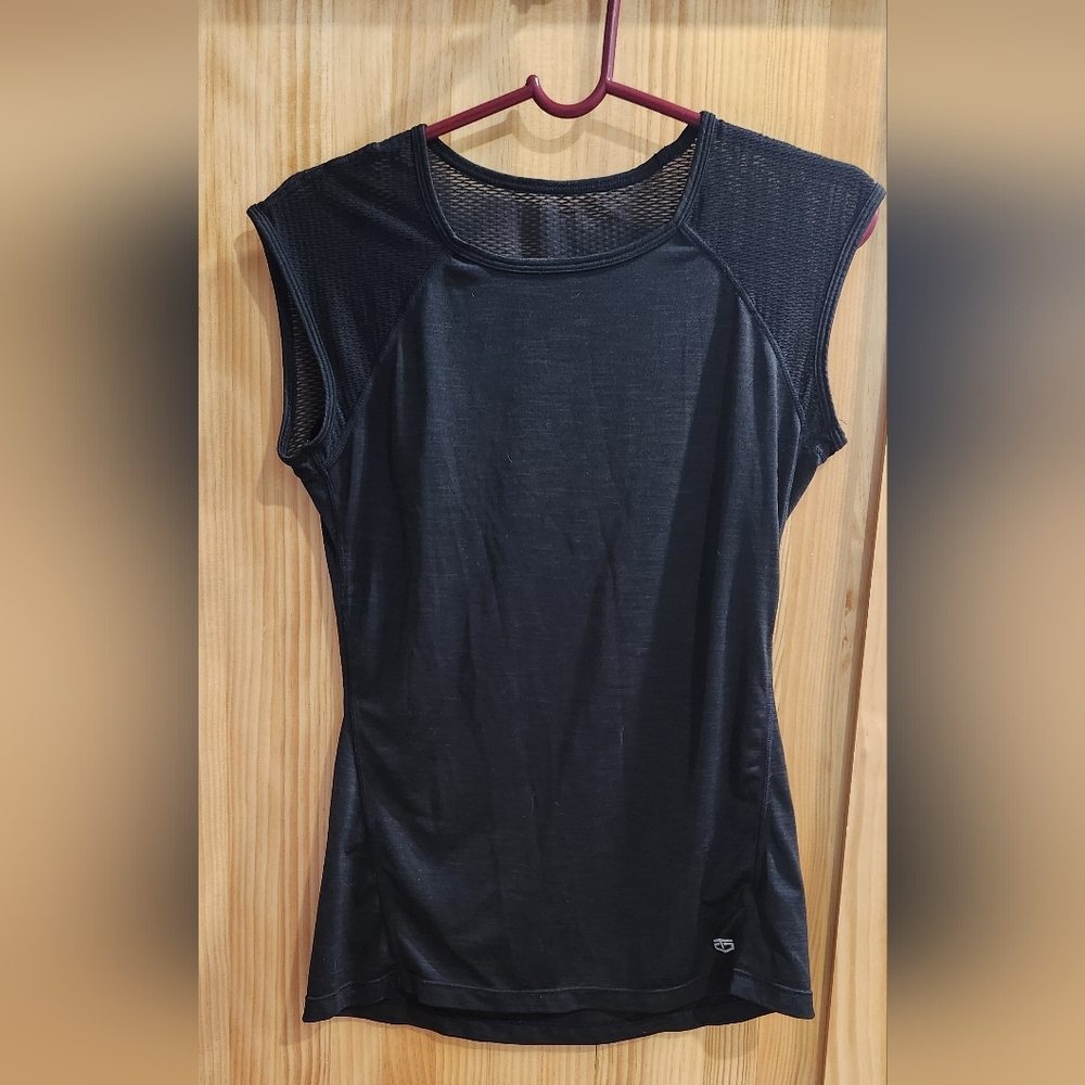 Tapout Mesh Athletic Workout Shirt